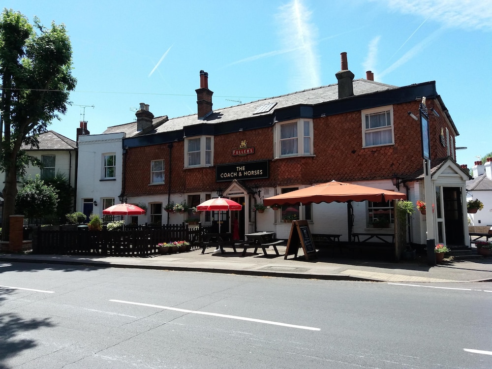 The Coach and Horses - carbon neutral hotel in Chertsey