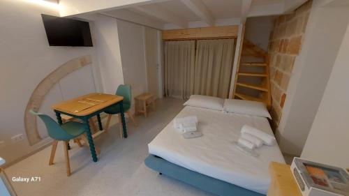 Mandorleolio Versomare in Polignano A Mare, Italy