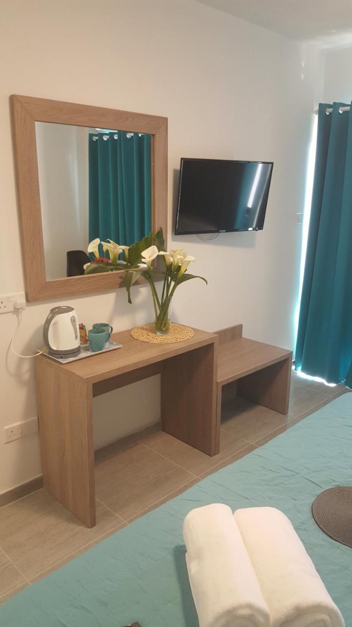 Manoli Apartments