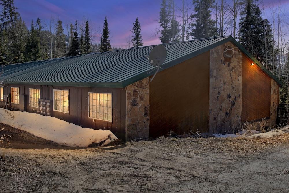 Beautiful Ski in ski out Condo Located On The Eagle Point Resort 1 Bedroom Condo by RedAwning - photo 17