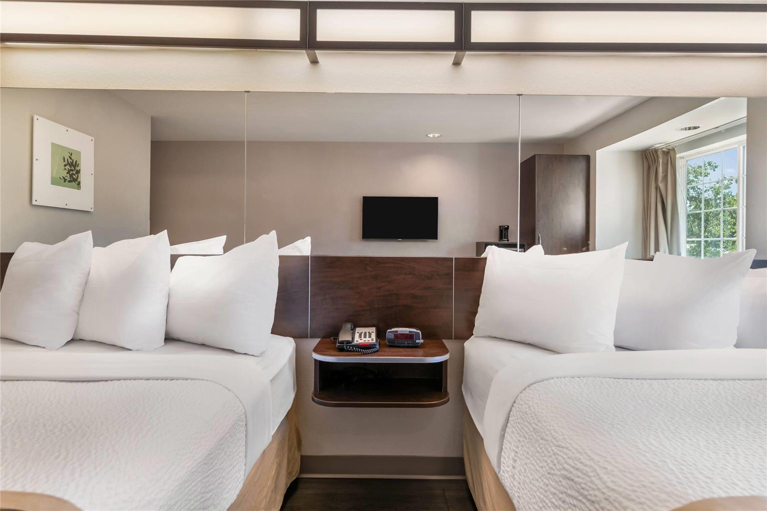 Microtel Inn & Suites by Wyndham Pearl River Slidell - photo 14