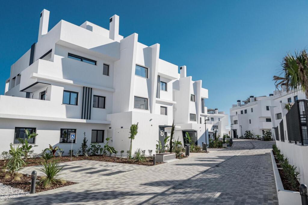 Lae13 1d Apotel Estepona Hills By Roomservices — Estepona