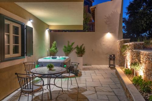 TEONA Luxury Studio Apartment with jacuzzi and garden view — 4-Star Luxury Hotel in Sali, Croatia