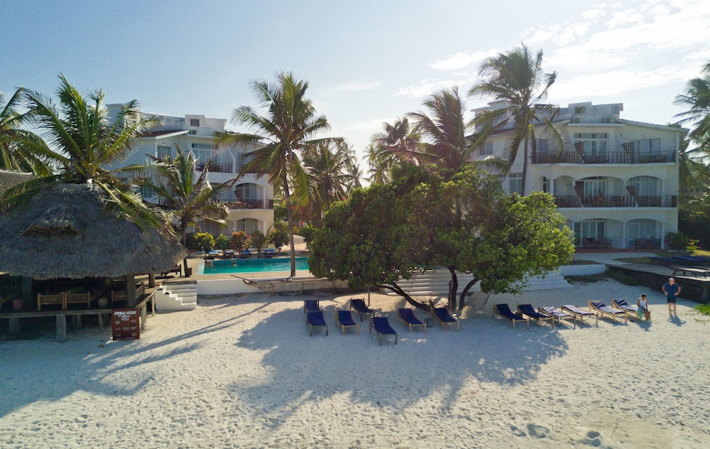 Albatross Ocean View - carbon neutral hotel in Zanzibar