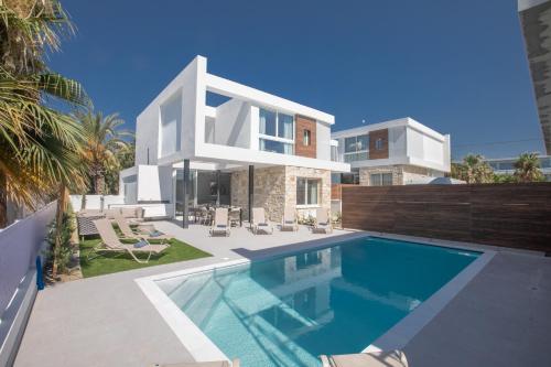 Kube Luxury Villas — 4-Star Luxury Hotel in Ayia Napa, Cyprus