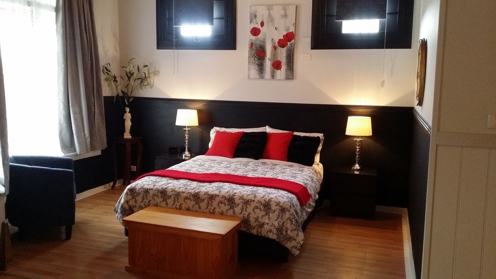 Strahan Holidays - carbon neutral hotel in Unknown City