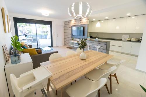 Apartamento Alegria ID32 — 4-Star Luxury Hotel in Villamartin, Spain