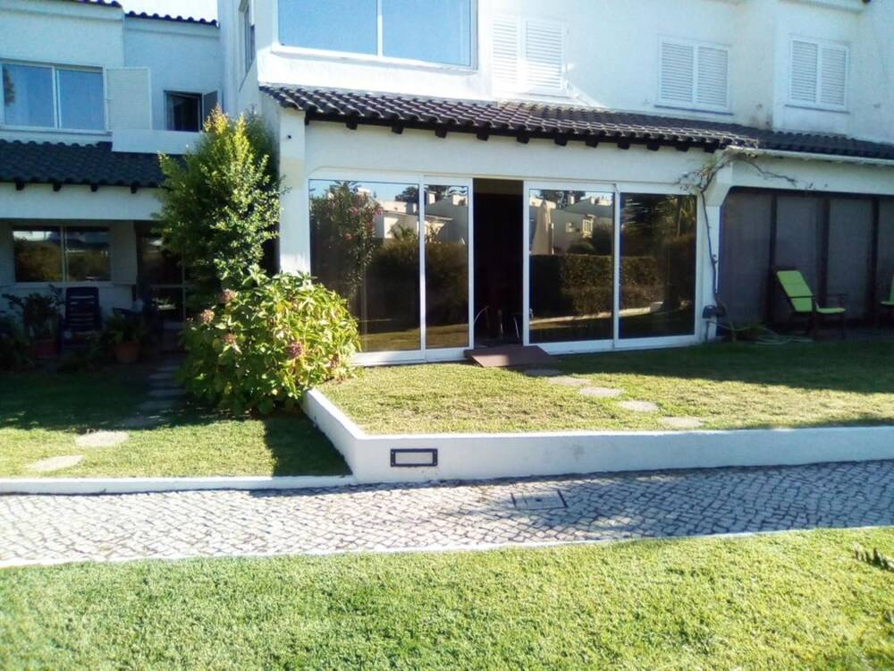 House With 4 Bedrooms In Corroios With Shared Pool Enclosed Garden And Wifi 4 Km From The Beach 10657349 — Corroios