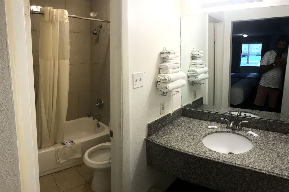 Texas Inn - photo 16