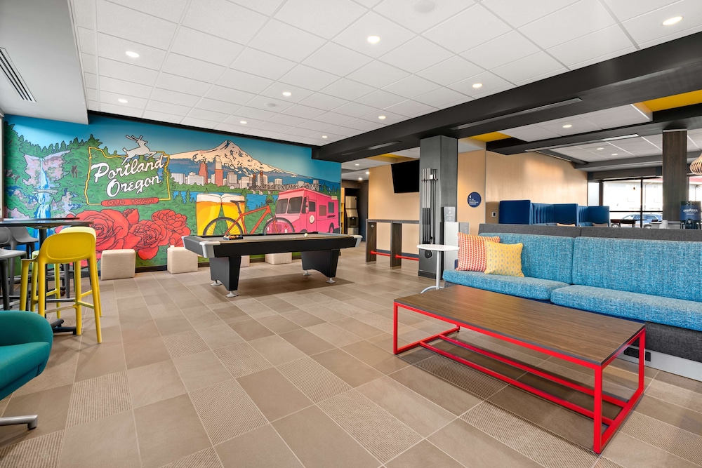 Tru by Hilton Portland Airport - photo 6