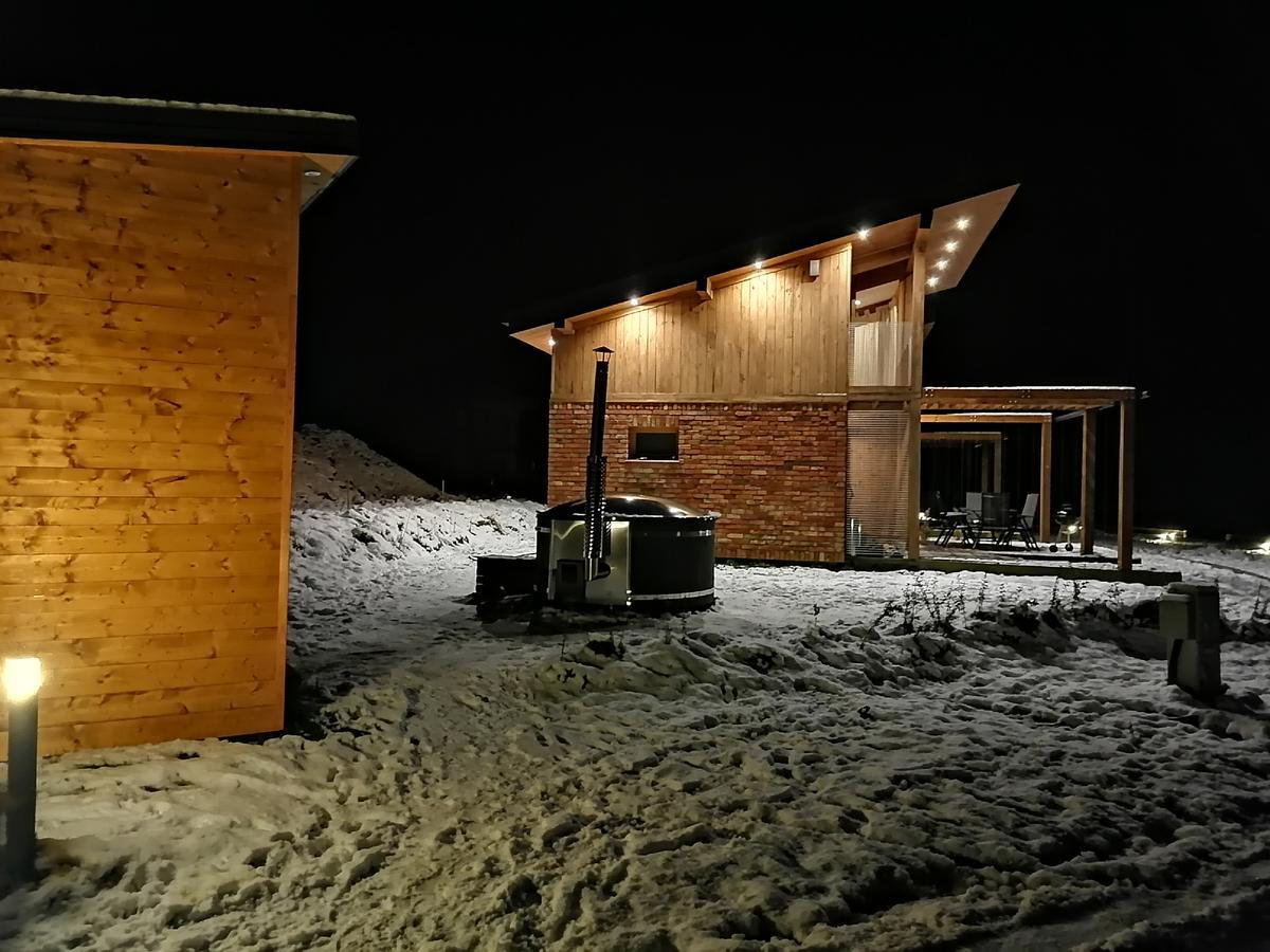 Rezerwat Wielin Sauna Balia Hot Tube Jacuzzi Basen Klimatyzacja Kominek — hotel in Polanow