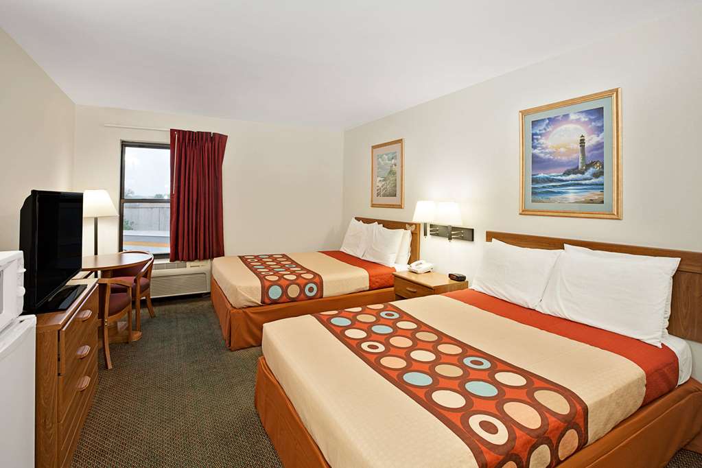 Super 8 by Wyndham Hampshire IL - photo 11