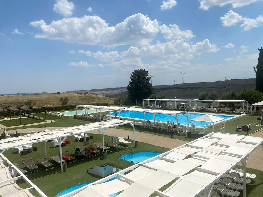 Tenuta Lo Cuoccio — 4-Star Luxury Hotel in Gravina In Puglia, Italy