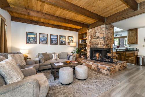 Mountain Getaway Lake Tahoe Incline Village Private Garage