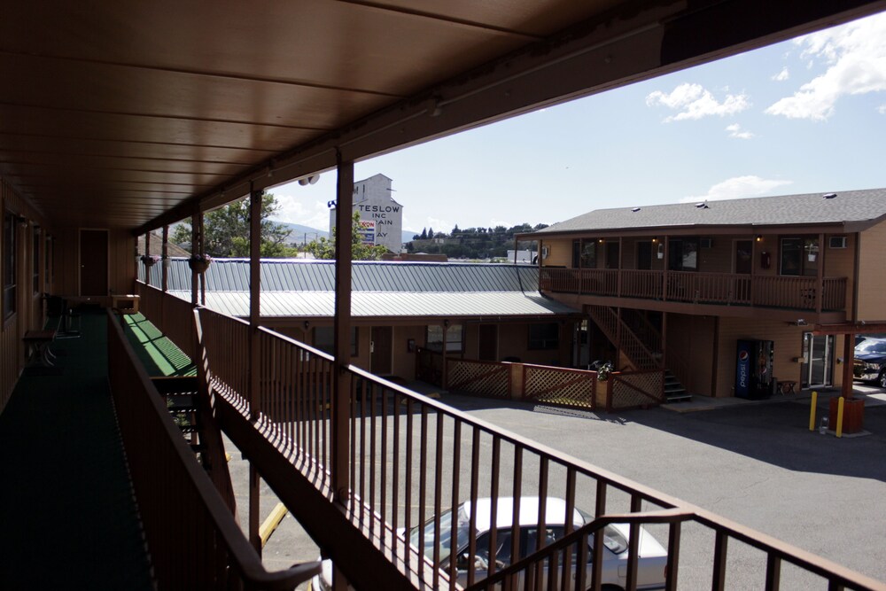 Country Motor Inn - photo 88