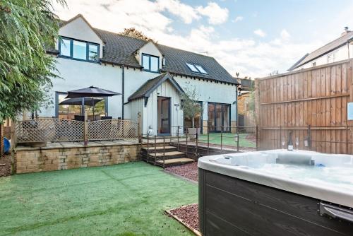 Cotswold holiday let with hot tub The Old Garage in Chipping Norton, United Kingdom