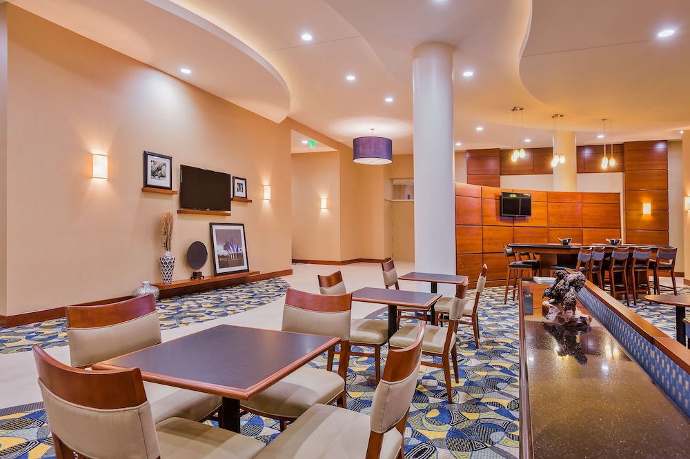 Hampton Inn & Suites Downtown Owensboro Waterfront - photo 4