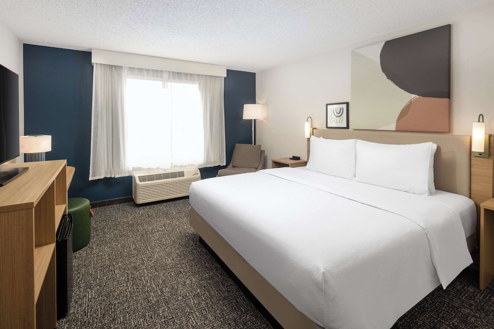 Spark by Hilton Salt Lake City Airport - photo 5