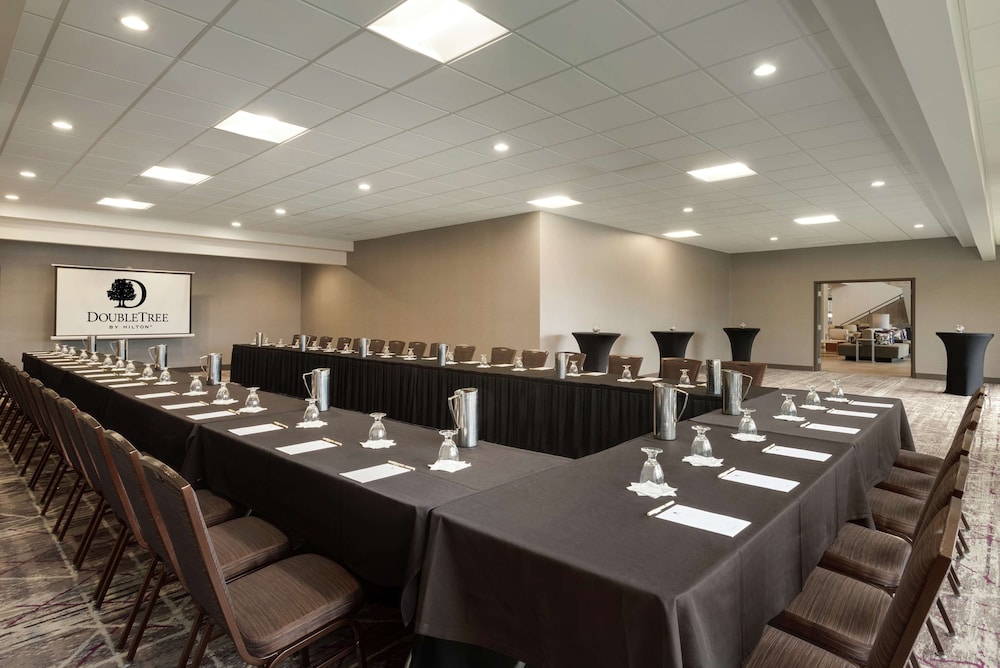 DoubleTree by Hilton St. Paul East - photo 45