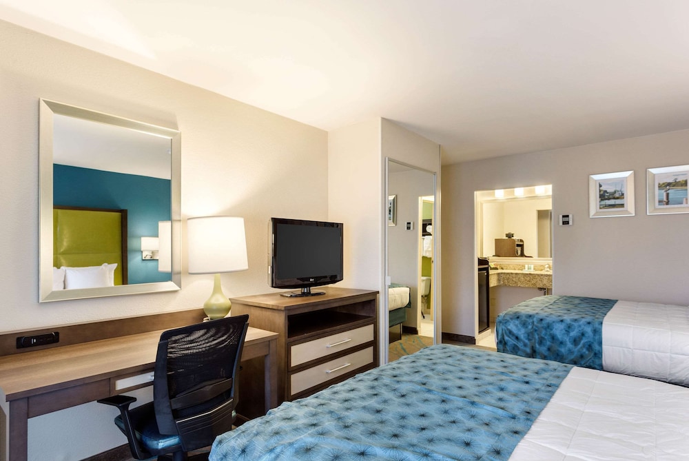 Quality Inn Gulfport I 10 - photo 17
