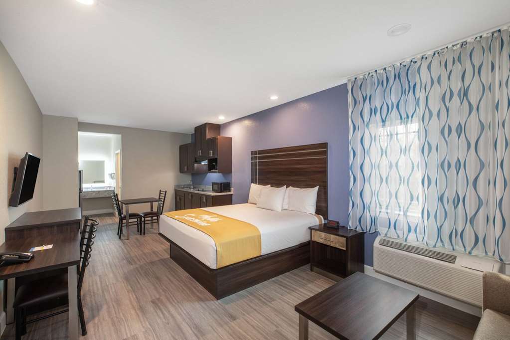 Days Inn & Suites by Wyndham La Porte - photo 14