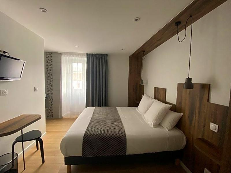 Logis Hotel Noblia in Pau, France