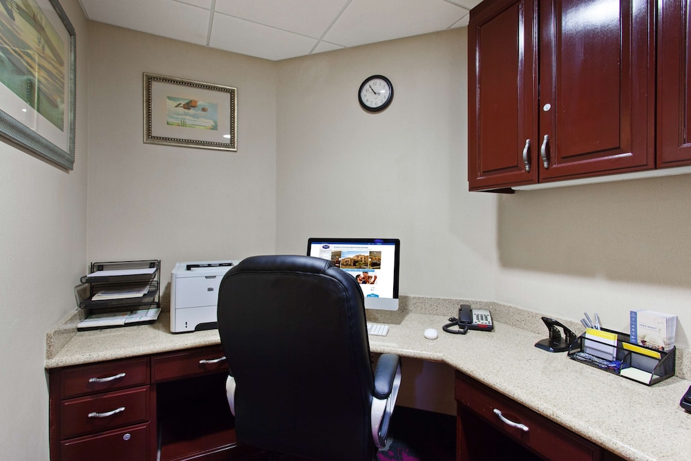 Hampton Inn & Suites Oakland Airport Alameda - photo 29