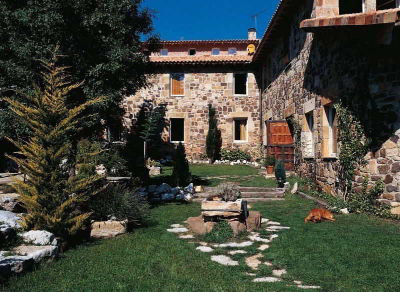 Posada Casa Del Cura — 4-Star Luxury Hotel in Cidones, Spain