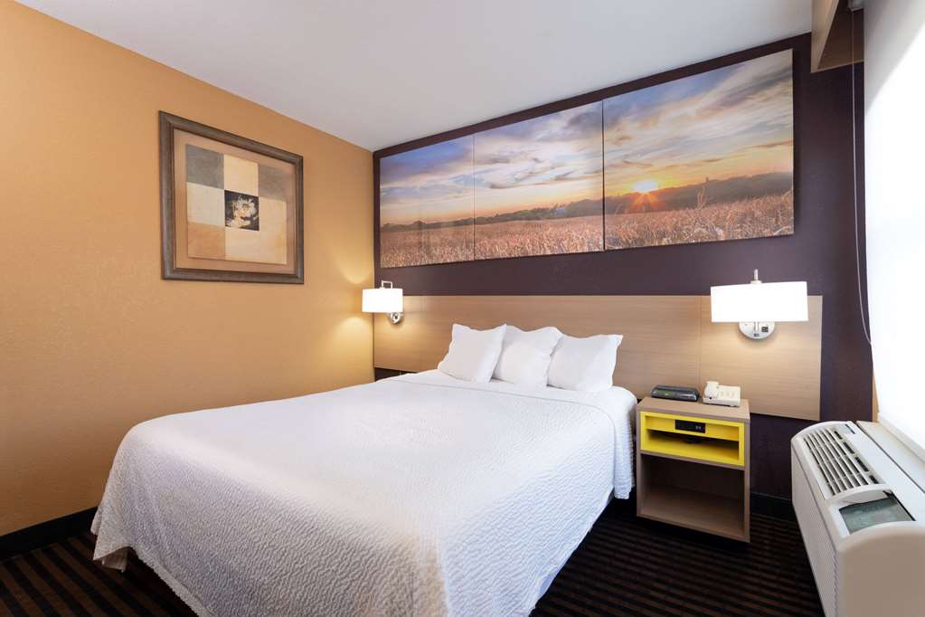 Days Inn by Wyndham Anderson IN - photo 17