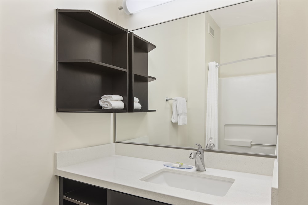 Candlewood Suites Charlotte Arrowood by IHG - photo 12