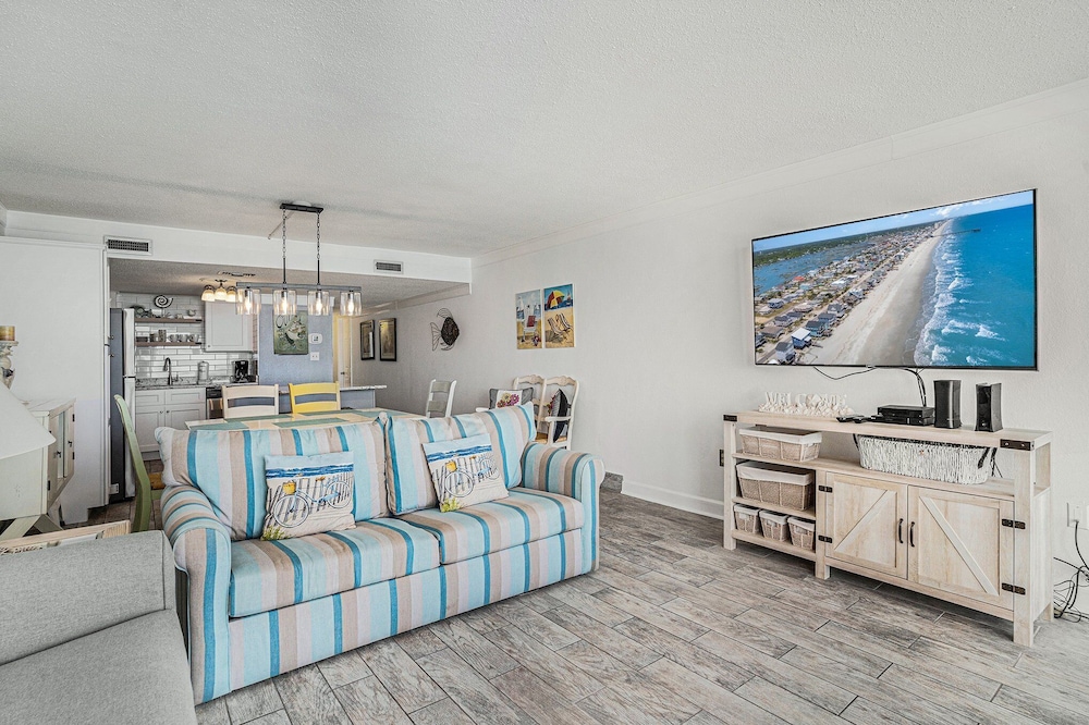 1402 Waters Edge Resort 2 Bedroom Condo by RedAwning - photo 9