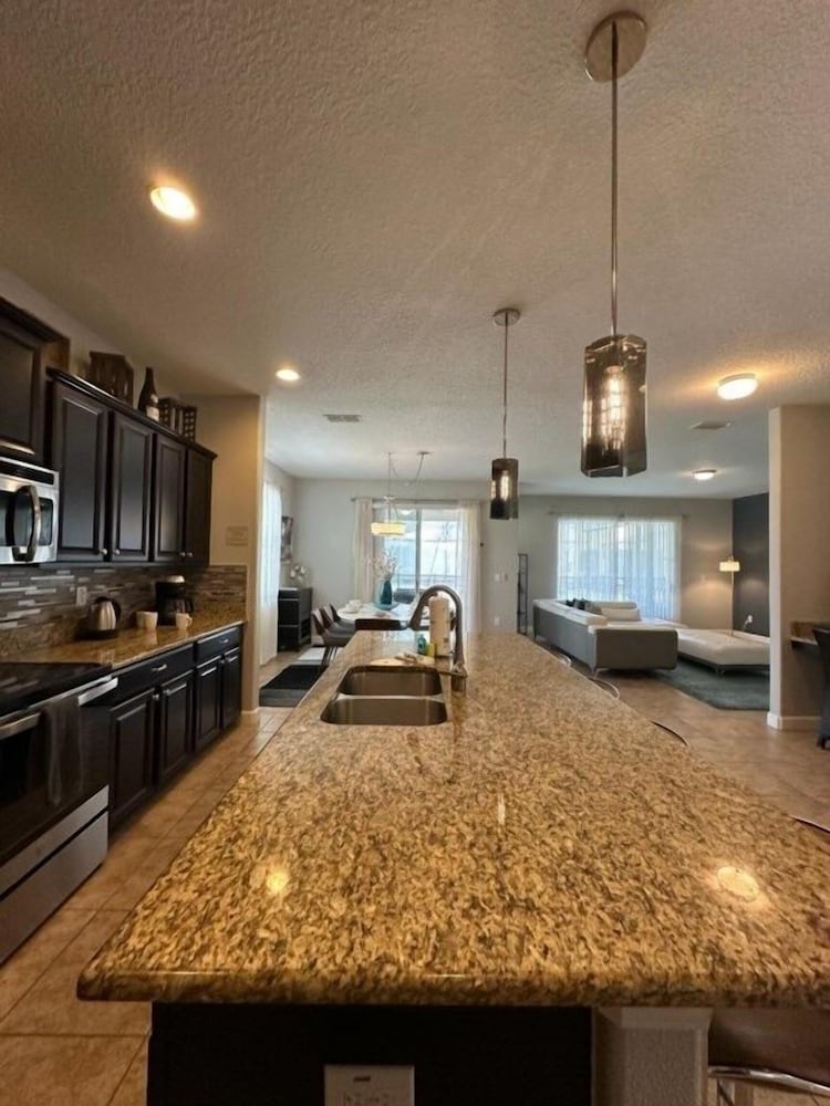 Spacious Family Getaway W Resort 3154pp 5 Bedroom Home by RedAwning - photo 18