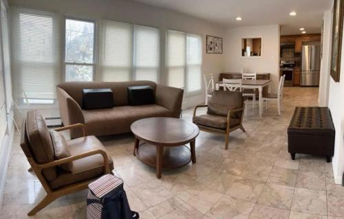 Beach House one Block from Ocean — 4-Star Luxury Hotel in Atlantic City, United States