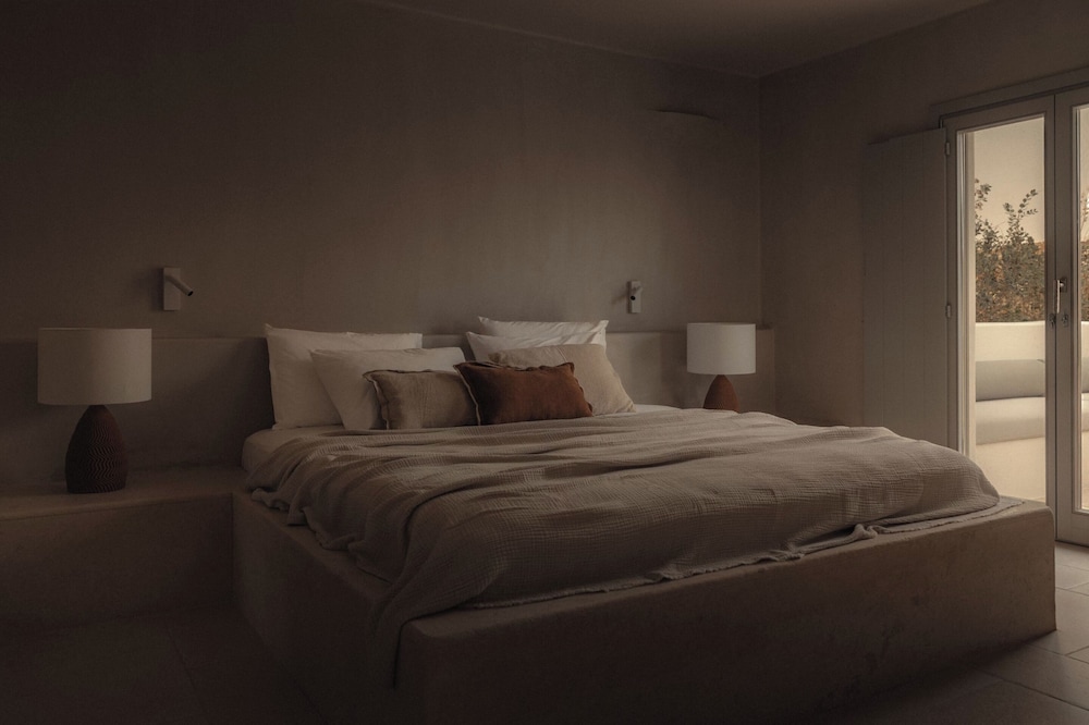 Akria Seaside Suites — Paros — photo 3