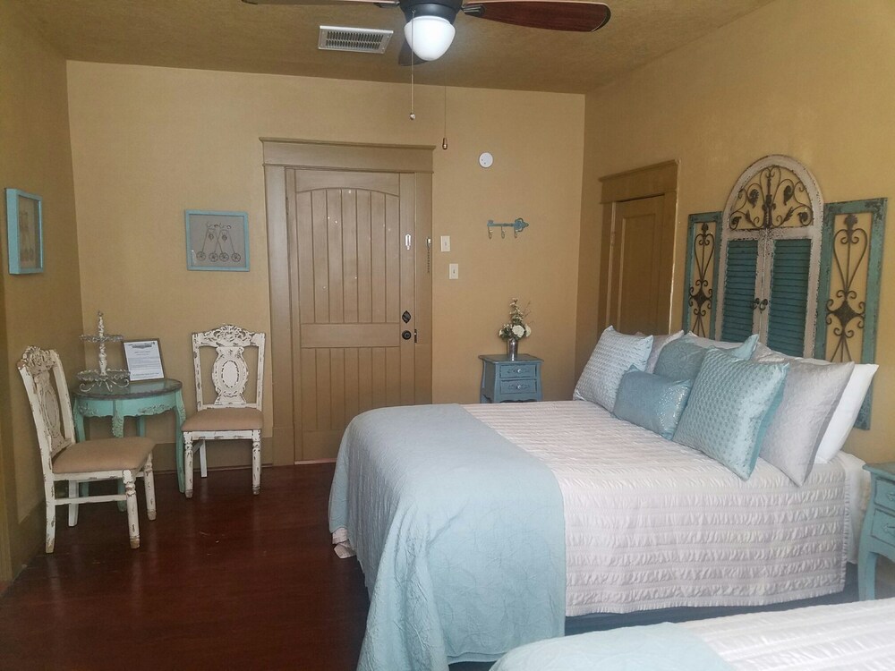 Gibbs Street Manor - photo 8