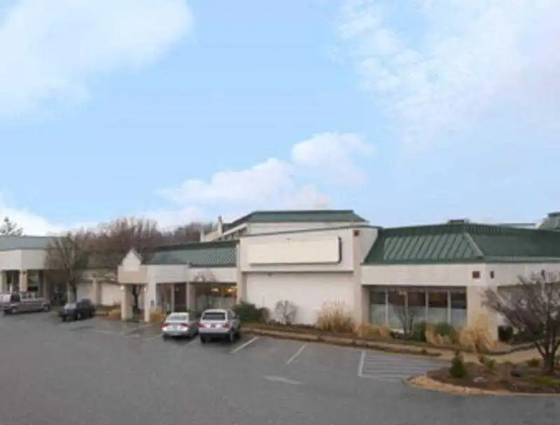 Stl Hotel — Bridgeton