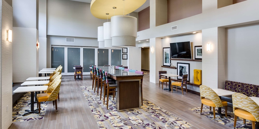 Hampton Inn & Suites Knoxville Papermill Drive - photo 33
