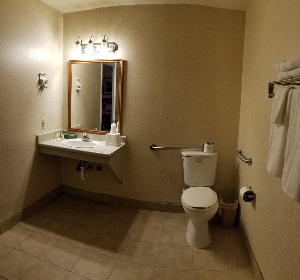 Port of Tacoma Inn - photo 17