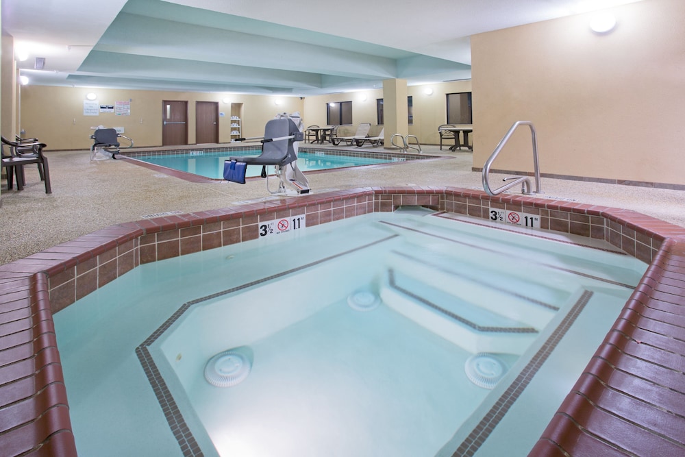 Holiday Inn Express Hotel & Suites Las Vegas by IHG - photo 16