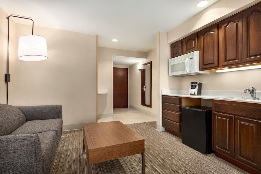 Holiday Inn Express & Suites Philadelphia Mt. Laurel by IHG - photo 18