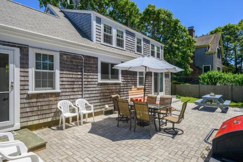 54 Hiawatha Road Harwich Port Cape Cod Ocean’s Favorite in Harwich Port, United States