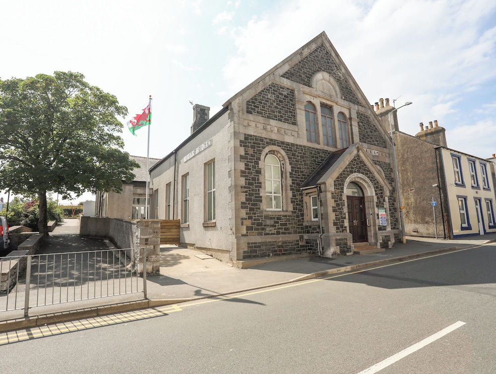 The School House — 4-Star Luxury Hotel in Holyhead, United Kingdom
