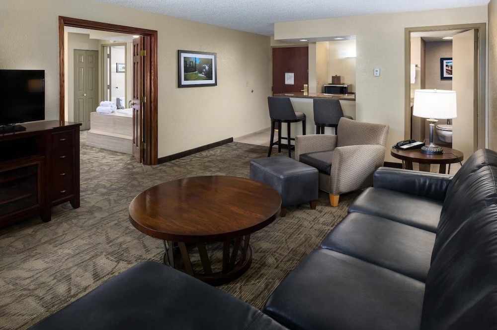 Bismarck Hotel and Conference Center - photo 17