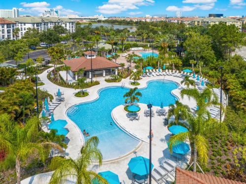 Cozy Lakeview Condo W Free Resort Access in Orlando, United States