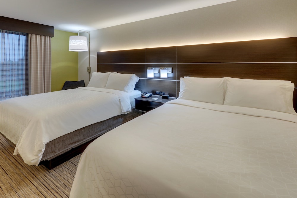 Holiday Inn Express & Suites Troy by IHG - photo 37