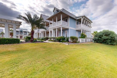 Golf Course Living at Palmilla Beach - last minute hotel in Port Aransas