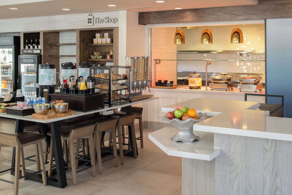 Hilton Garden Inn Fontana - photo 32