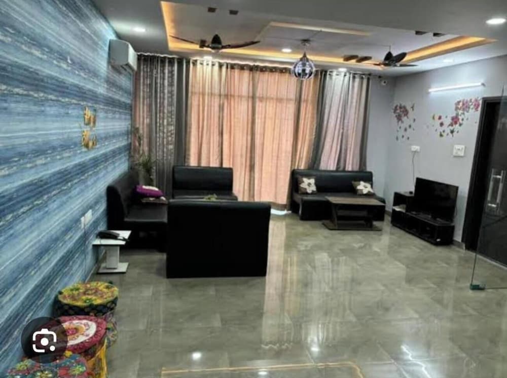 Uphar Homestay — 5-Star Luxury Hotel in Jaipur, India