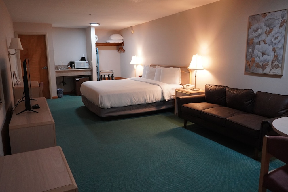 Timberland Inn & Suites - photo 37