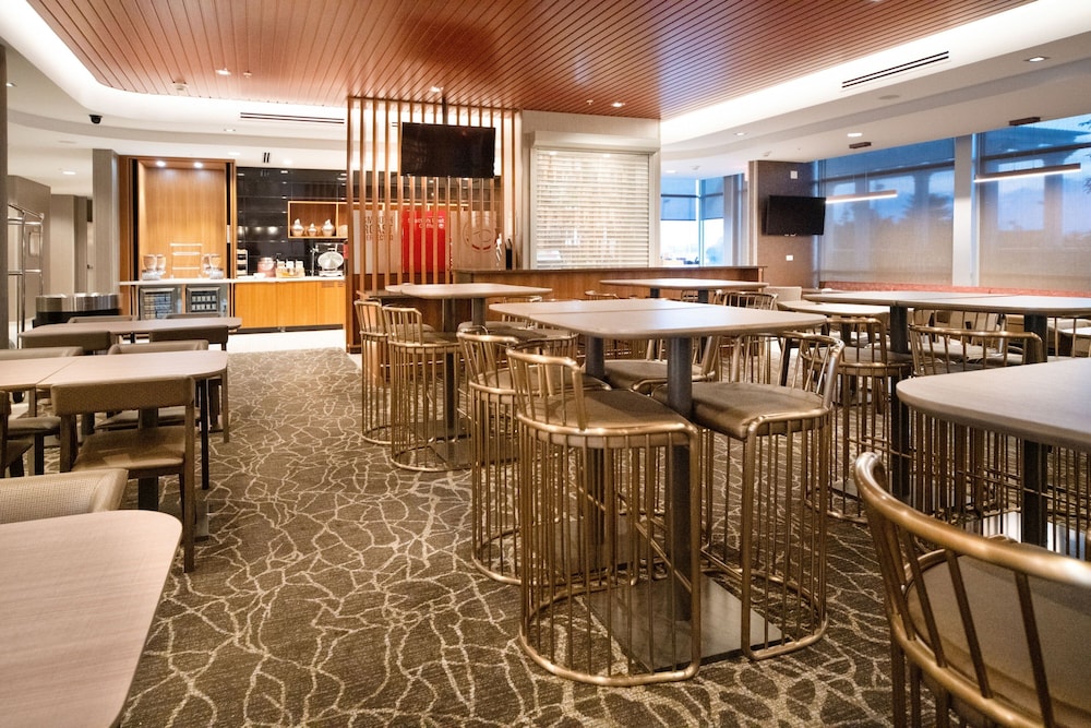 SpringHill Suites by Marriott Kenosha - photo 9